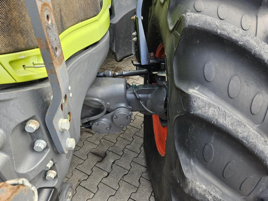 Tractor CLAAS AXION 830 CMATIC