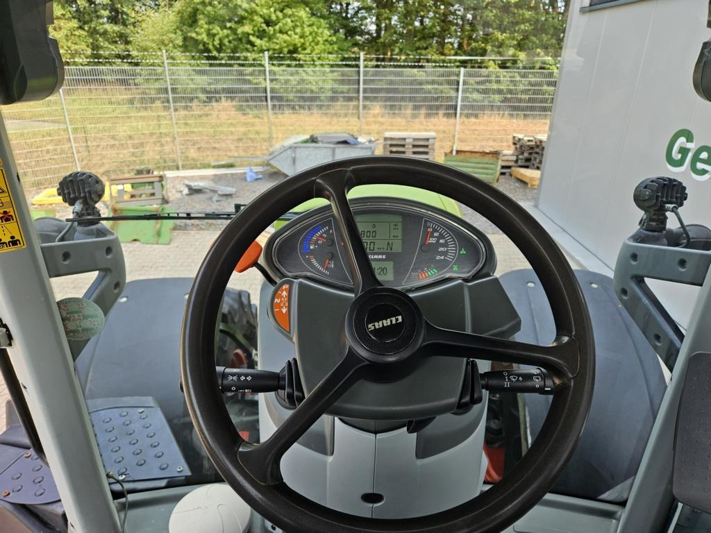 Tractor CLAAS AXION 830 CMATIC