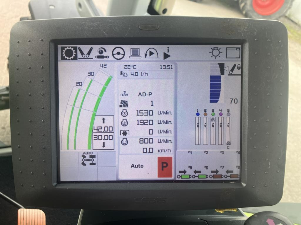 Tractor CLAAS AXION 830 CMATIC