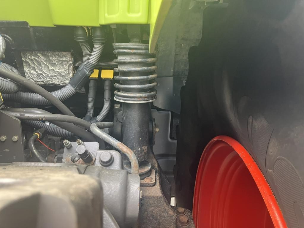 Tractor CLAAS AXION 830 CMATIC