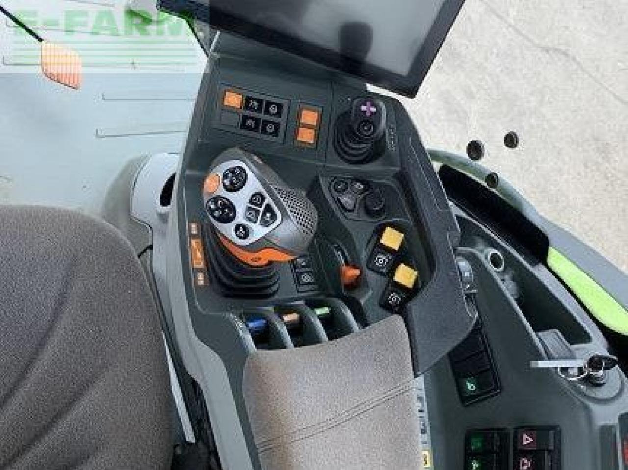 Tractor CLAAS AXION 830 CMATIC CEB CMATIC