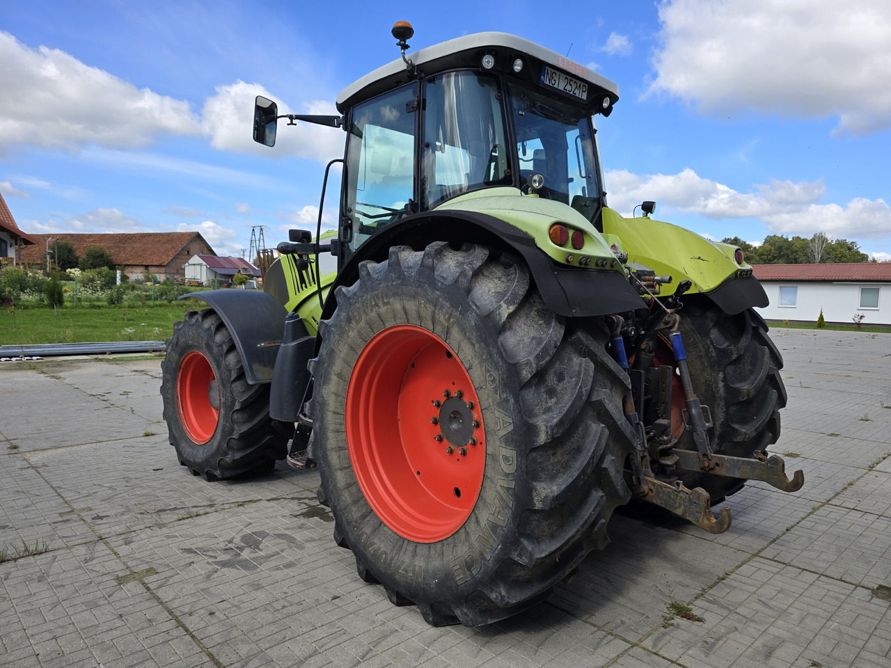 Tractor CLAAS AXION 850