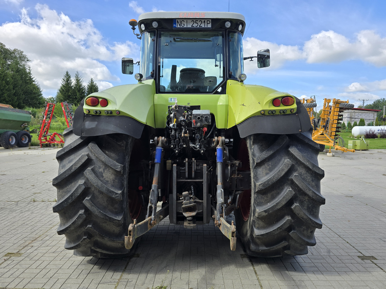 Tractor CLAAS AXION 850