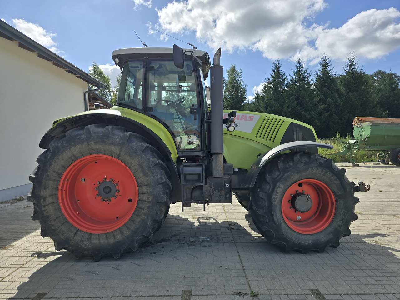 Tractor CLAAS AXION 850