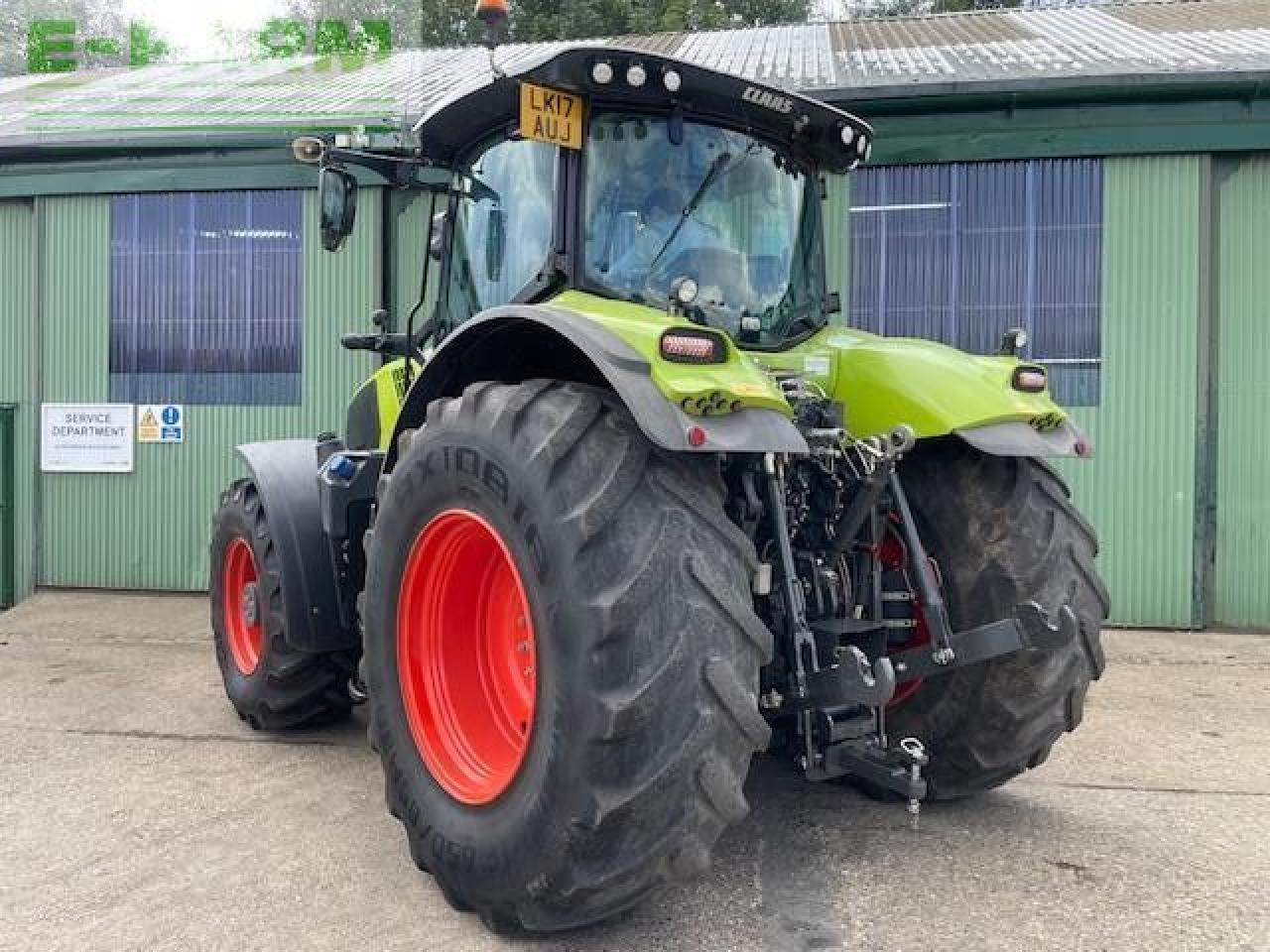 Tractor CLAAS AXION 870