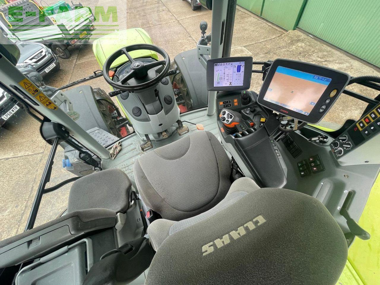 Tractor CLAAS AXION 870