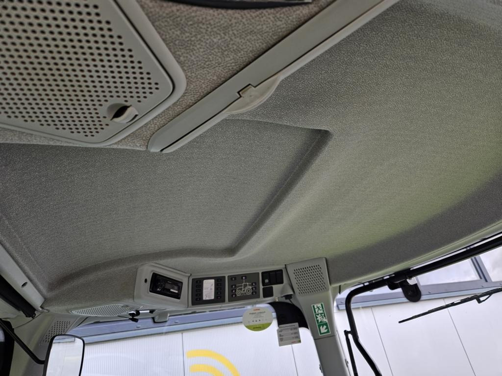 Tractor CLAAS AXION 870 CMATIC