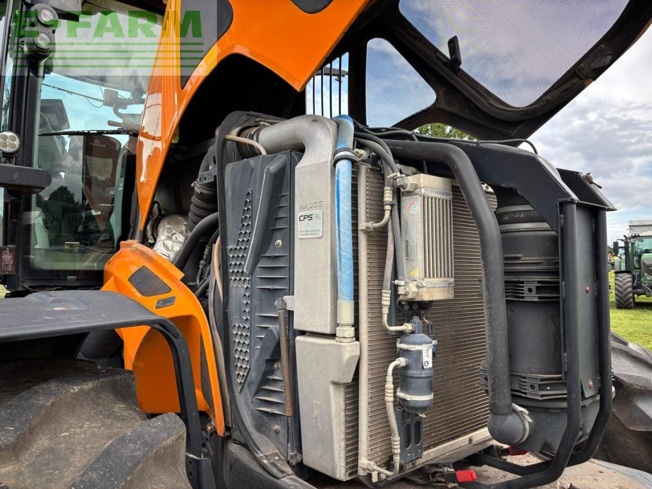 Tractor CLAAS AXION 920 with SCR