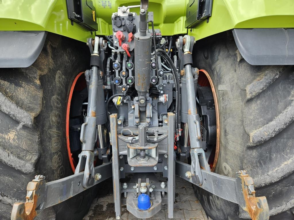 Tractor CLAAS AXION 960