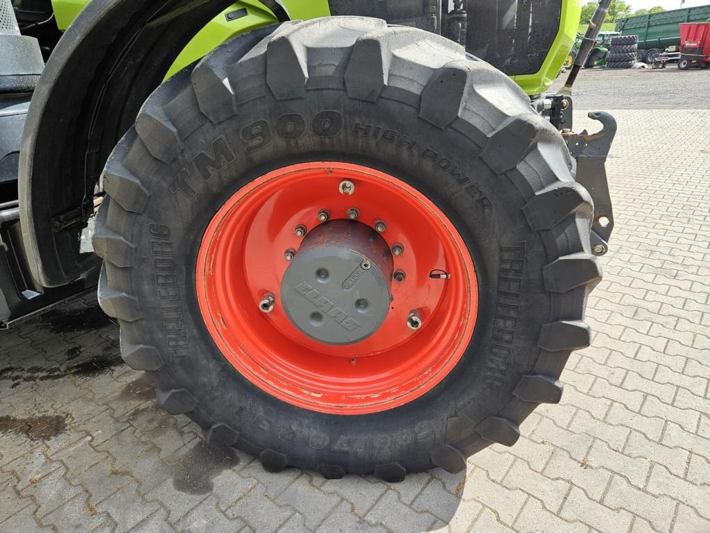 Tractor CLAAS AXION 960