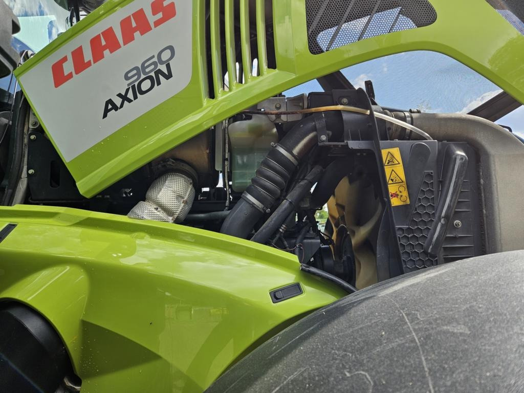 Tractor CLAAS AXION 960 CMATIC