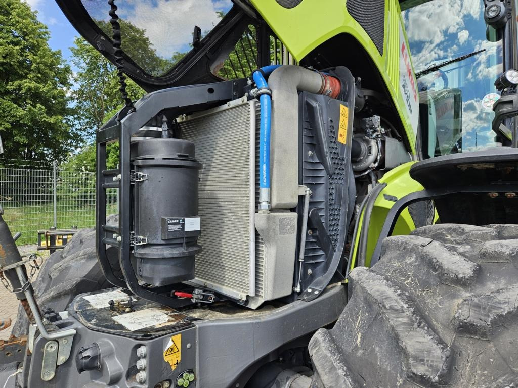 Tractor CLAAS AXION 960 CMATIC