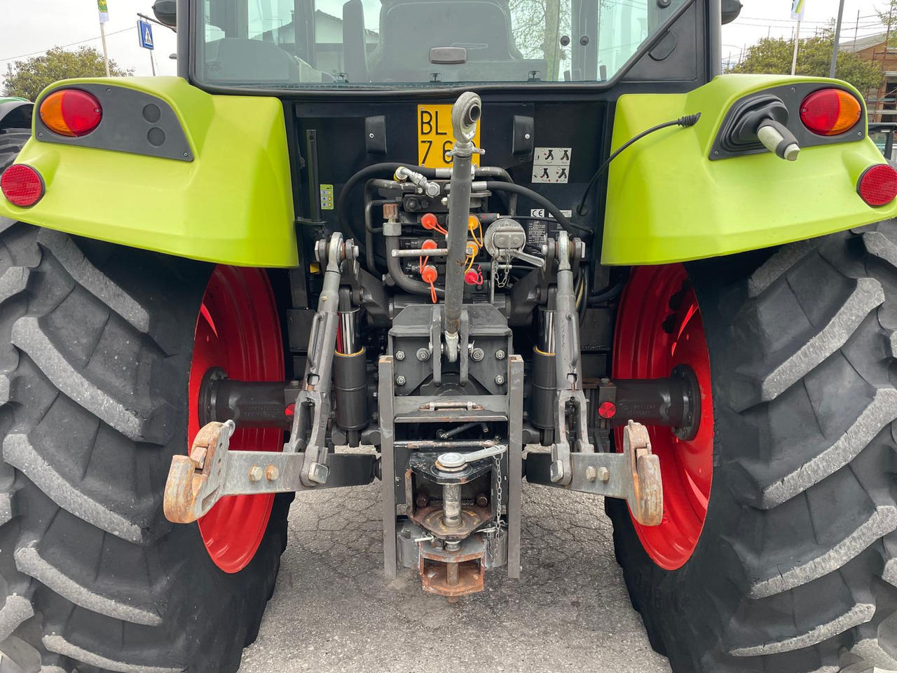 Tractor CLAAS AXOS 340