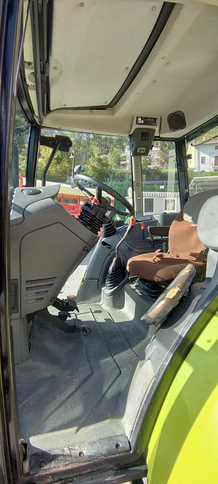 Tractor CLAAS AXOS 340