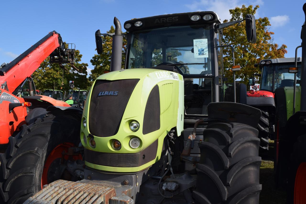 Tractor CLAAS Ares 697 ATZ