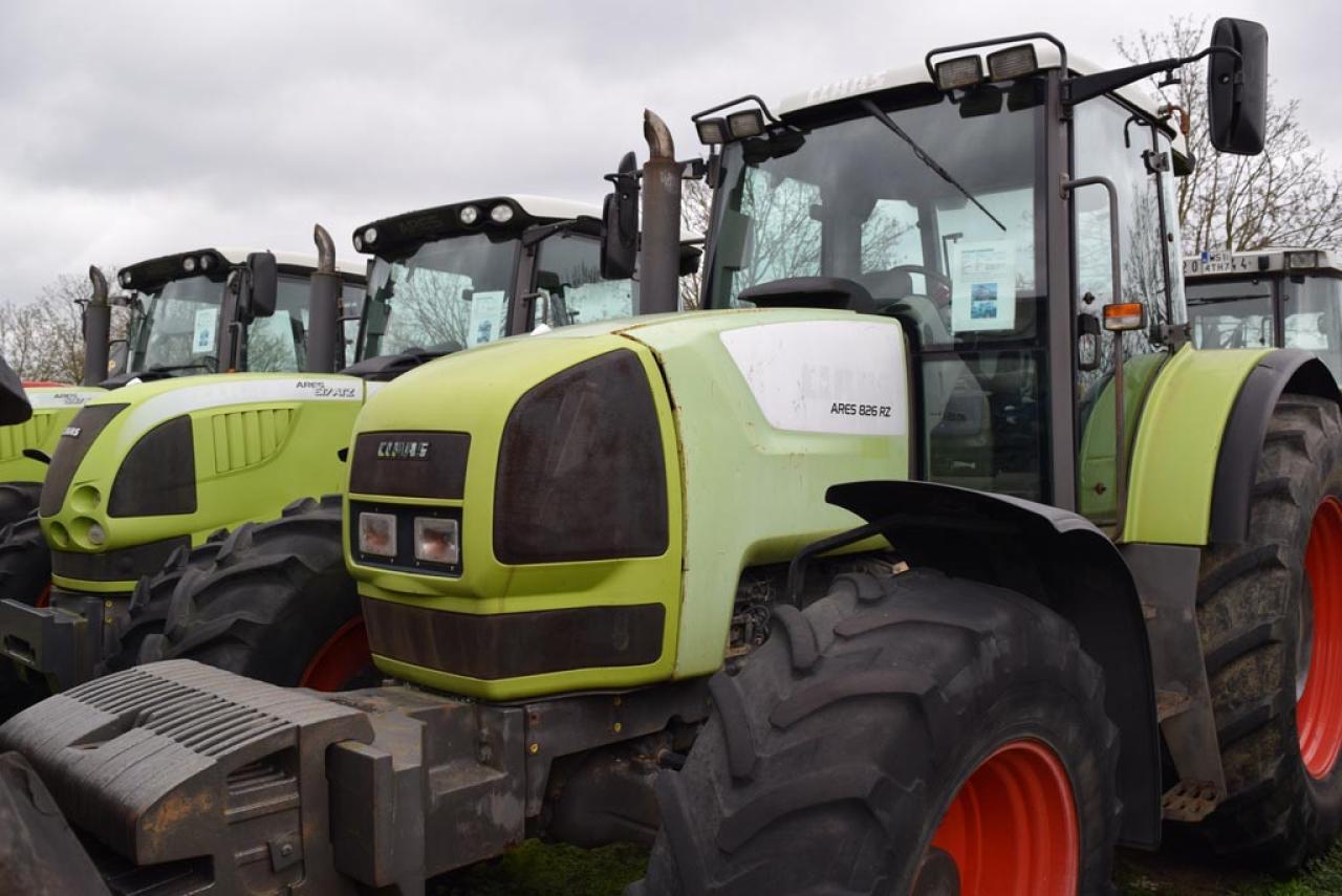 Tractor CLAAS Ares 826 RZ