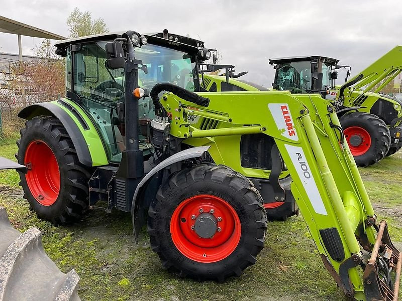 Tractor CLAAS Arion 420