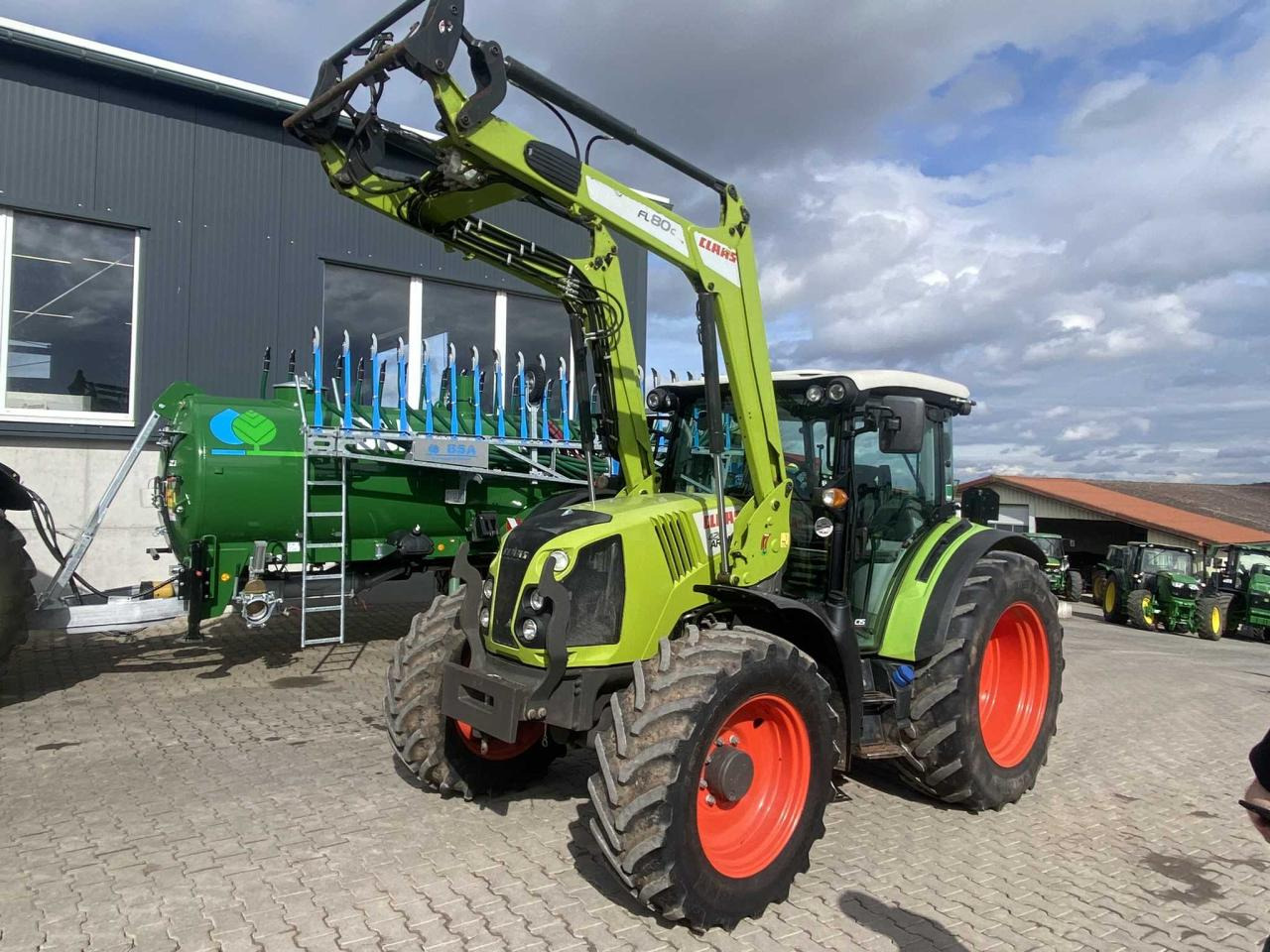 Tractor CLAAS Arion 420
