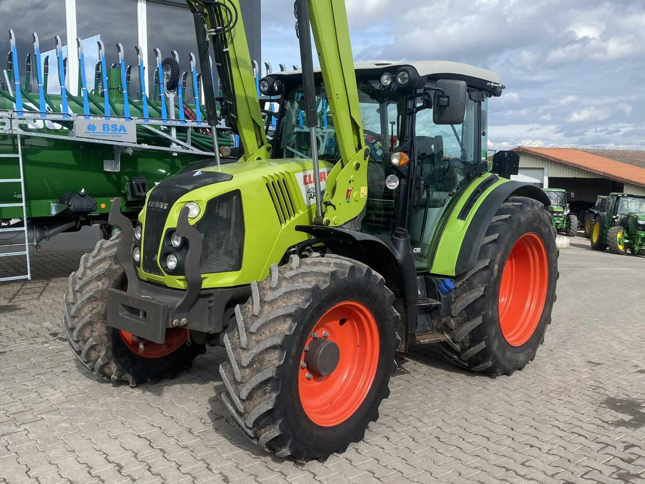 Tractor CLAAS Arion 420