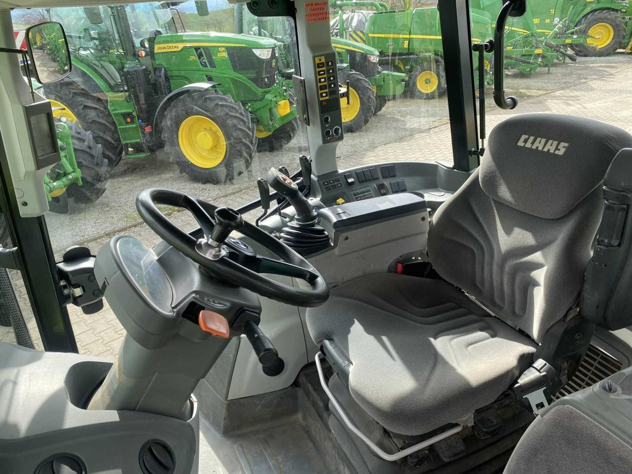 Tractor CLAAS Arion 420