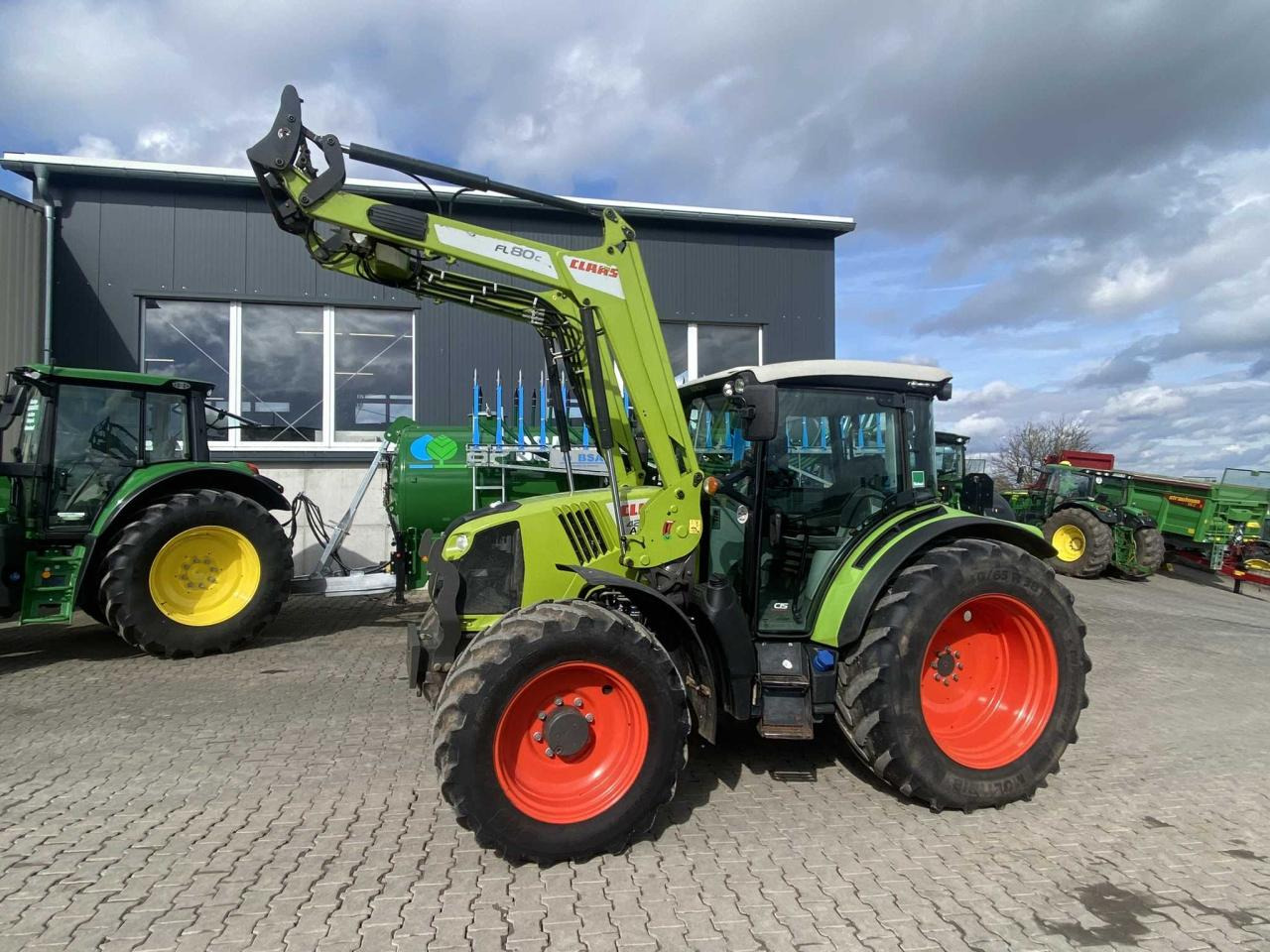 Tractor CLAAS Arion 420