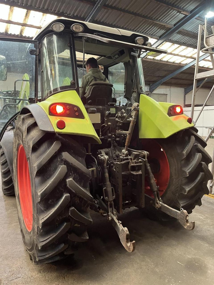 Tractor CLAAS Arion 420