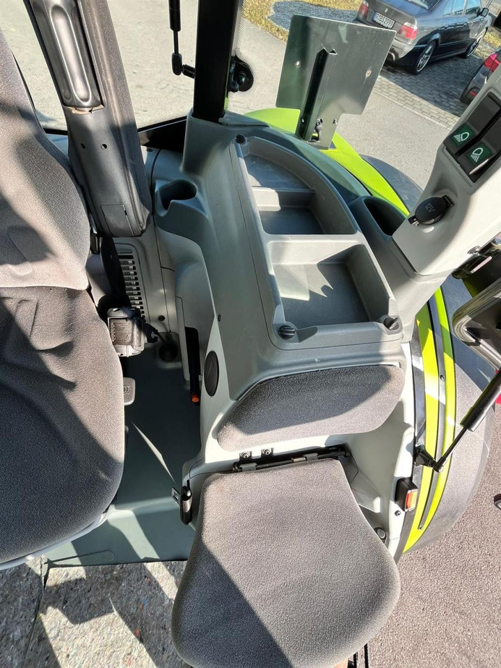 Tractor CLAAS Arion 420 Cis mit Frontzapfwelle und Frontkraftheber, 620Bh, NEUWERTIG !