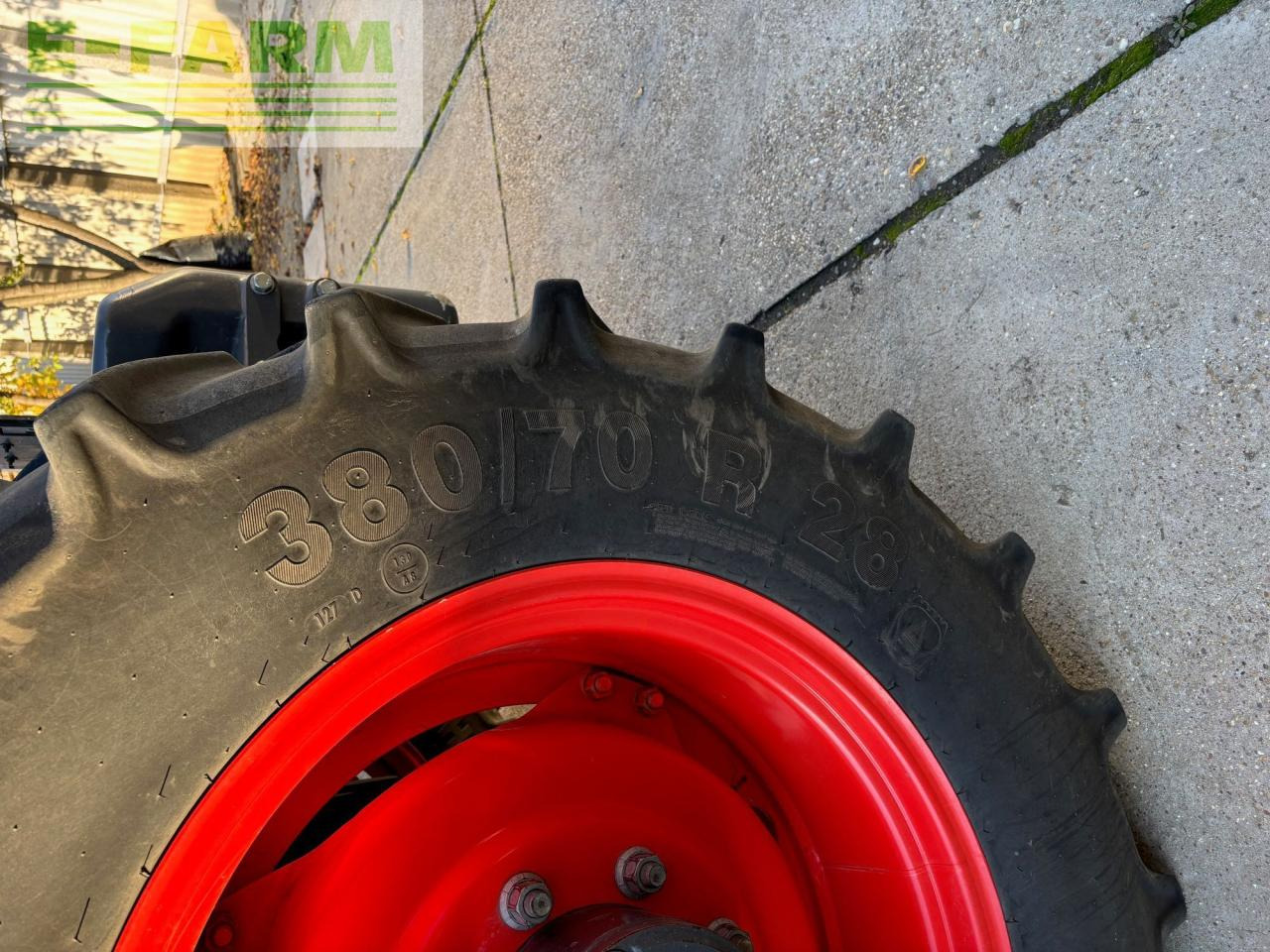 Tractor CLAAS Arion 440