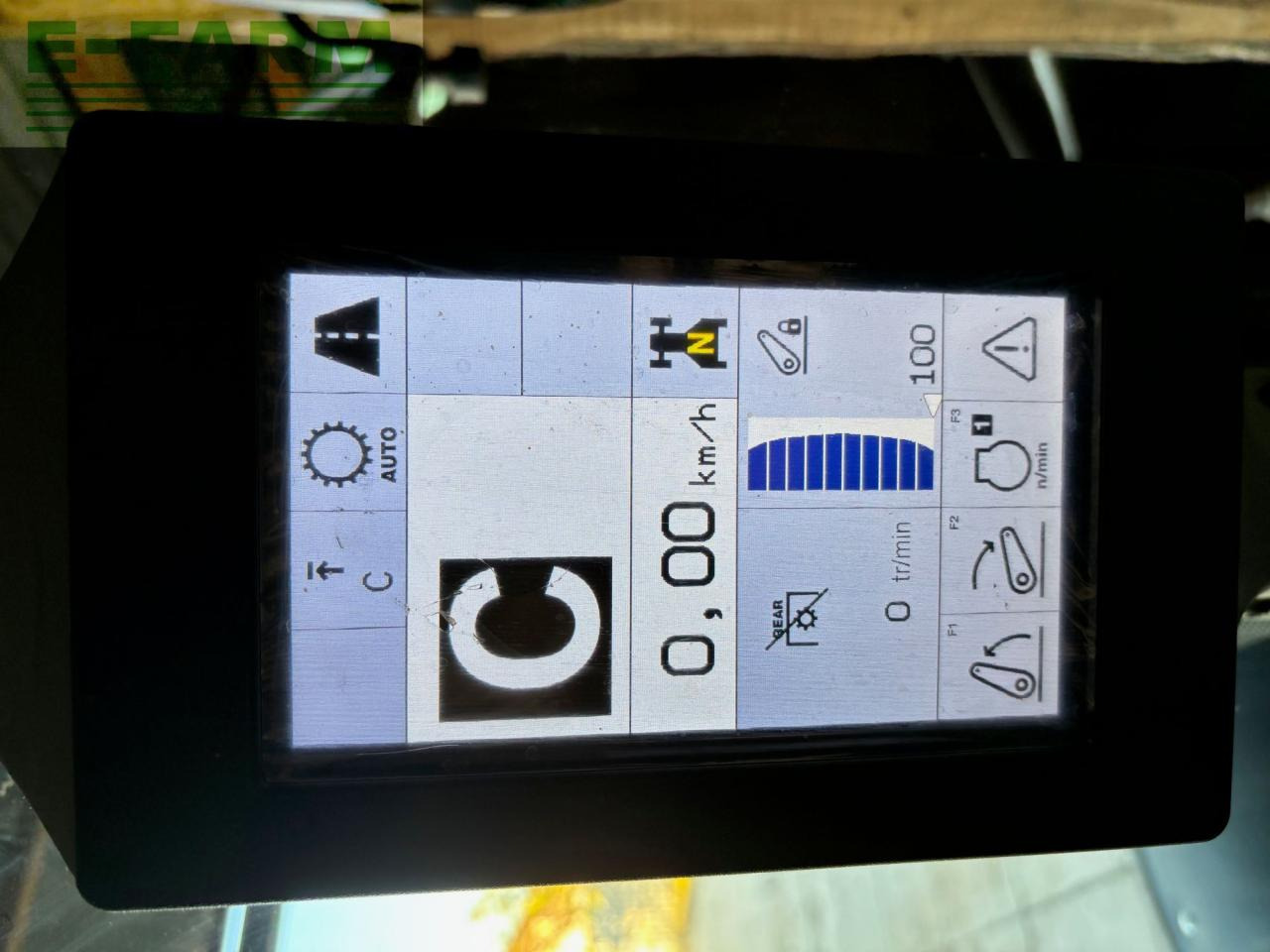 Tractor CLAAS Arion 440