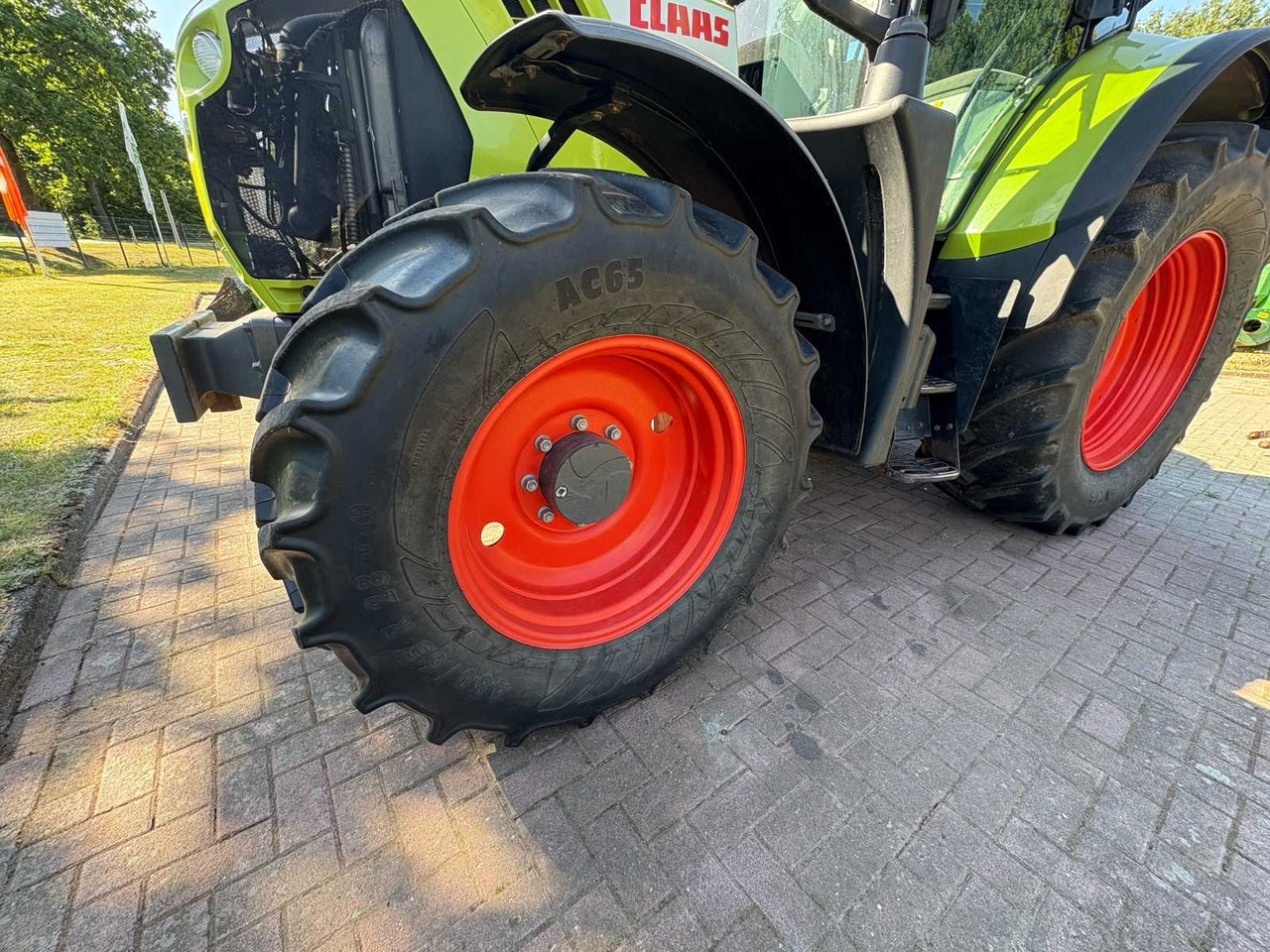 Tractor CLAAS Arion 510 CIS