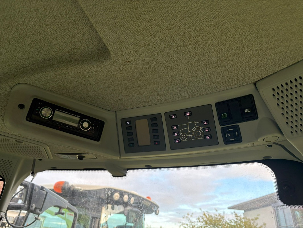 Tractor CLAAS Arion 550 CMATIC