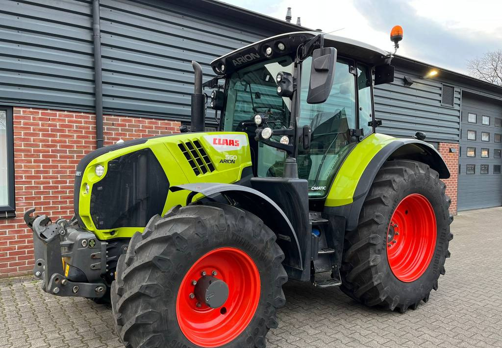 Tractor CLAAS Arion 550 Cmatic