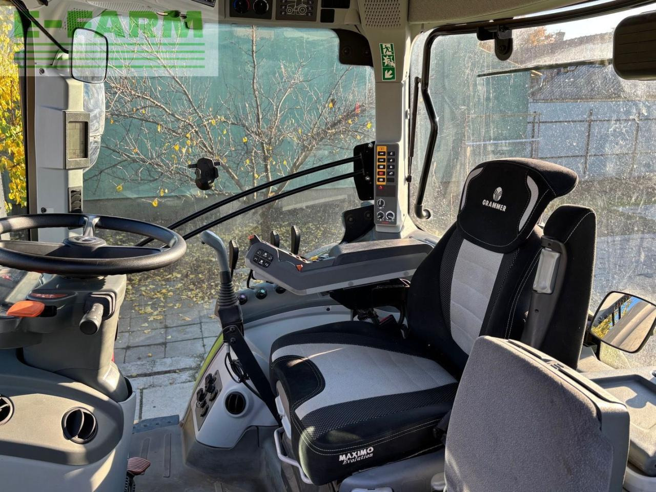 Tractor CLAAS Arion 610