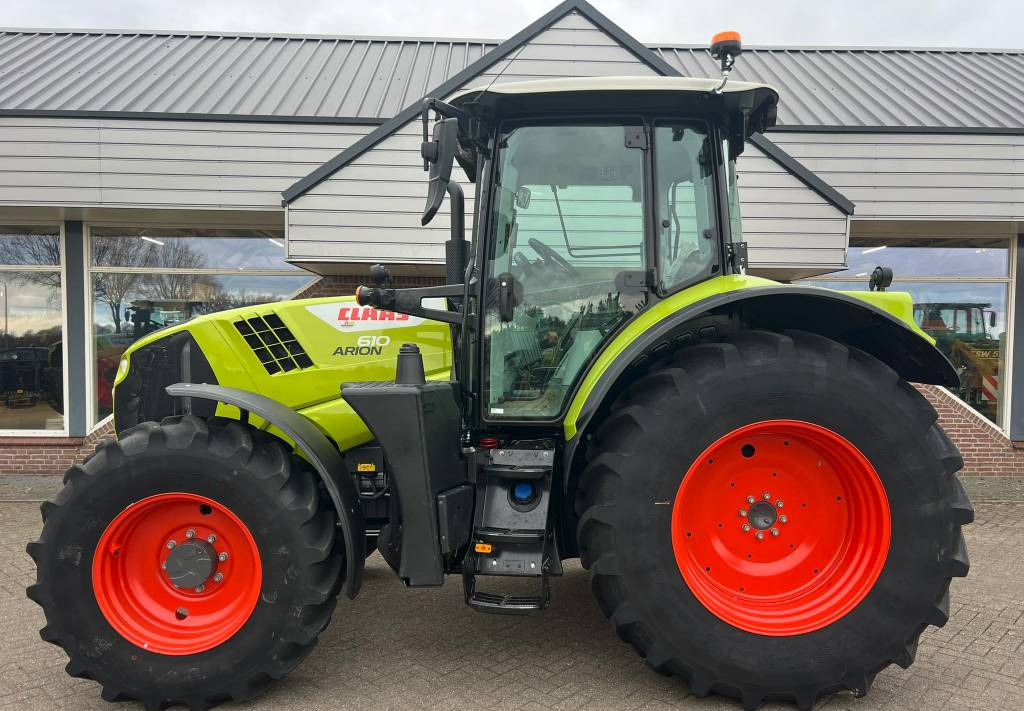 Tractor CLAAS Arion 610 CIS