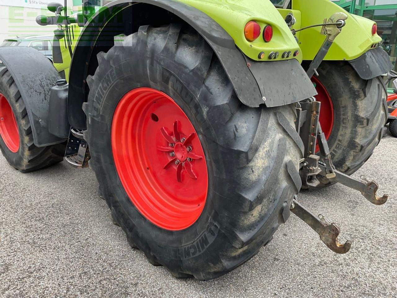 Tractor CLAAS Arion 620