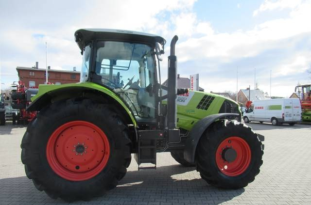Tractor CLAAS Arion 620 CIS