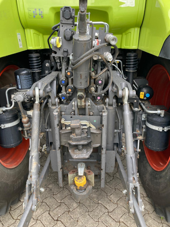 Tractor CLAAS Arion 630 CMATIC