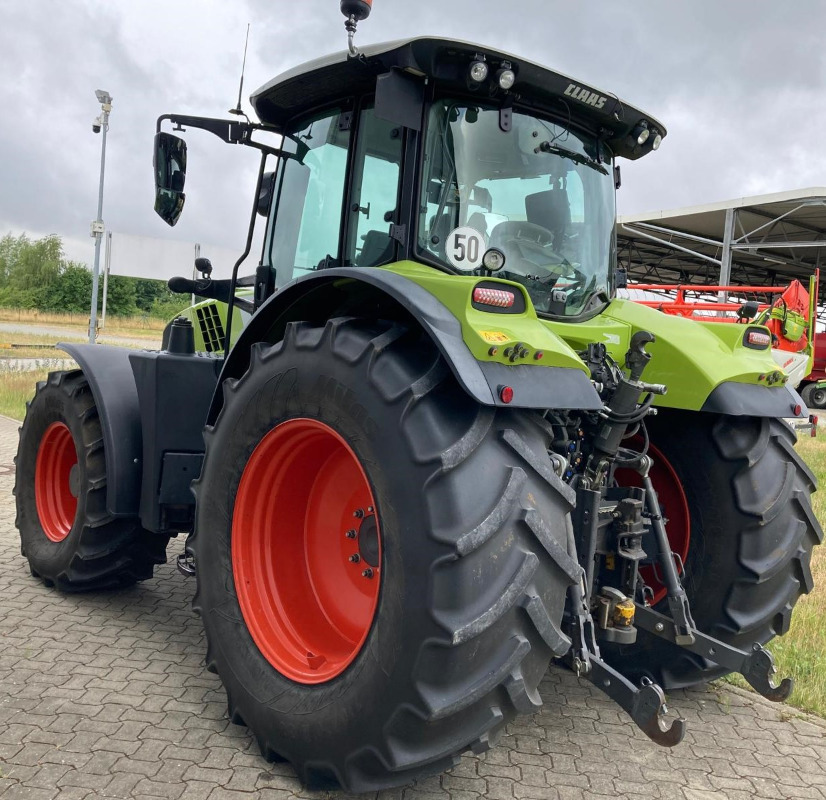 Tractor CLAAS Arion 630 CMATIC