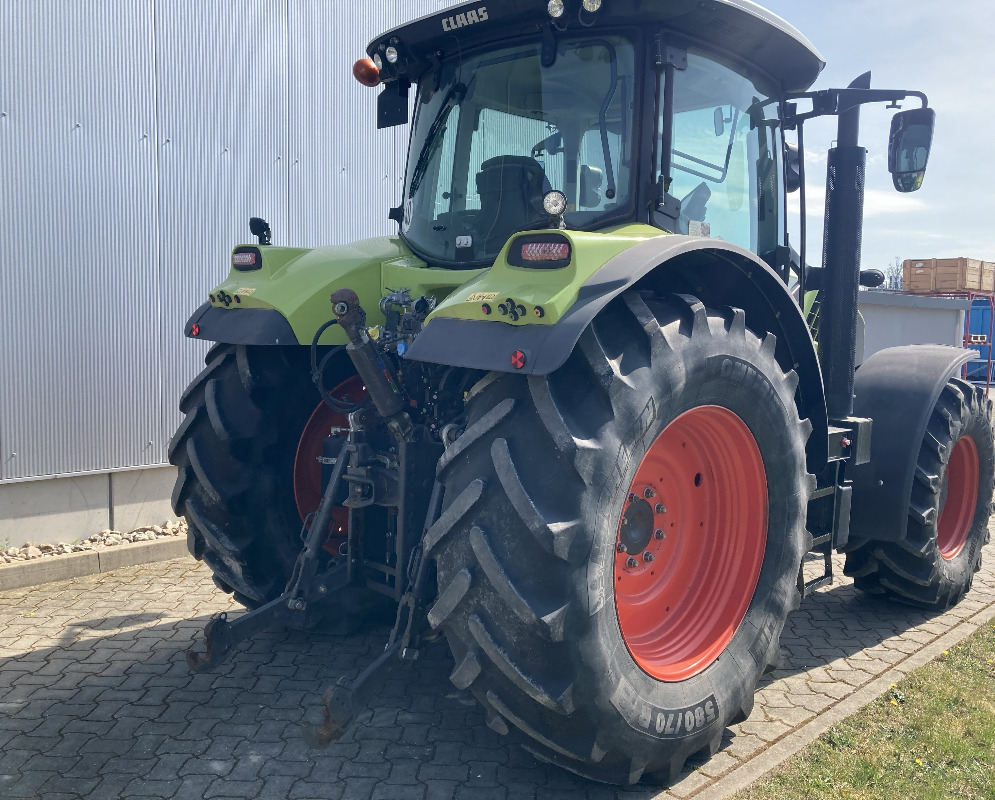 Tractor CLAAS Arion 650 CEBIS