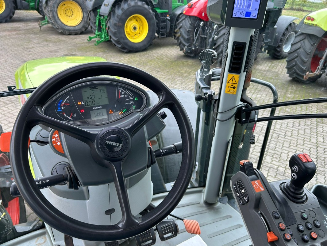 Tractor CLAAS Arion 660