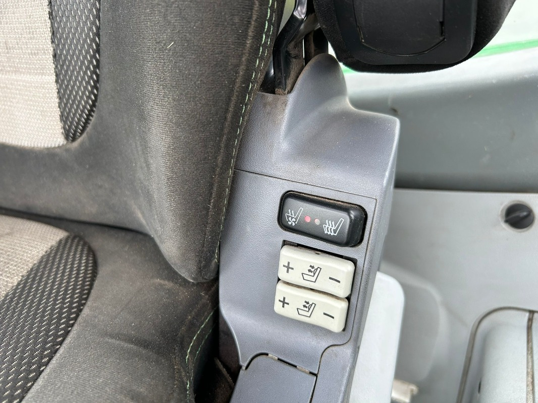 Tractor CLAAS Arion 660