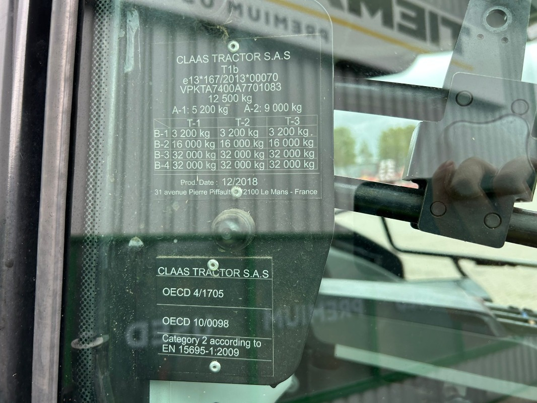 Tractor CLAAS Arion 660