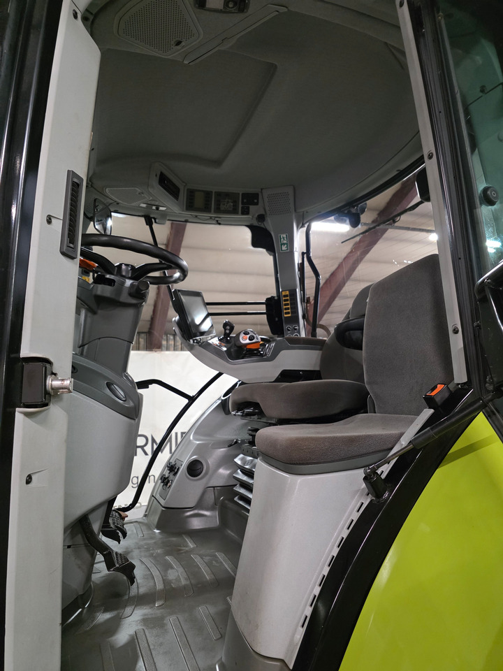 Tractor CLAAS Arion 660 C-Matic