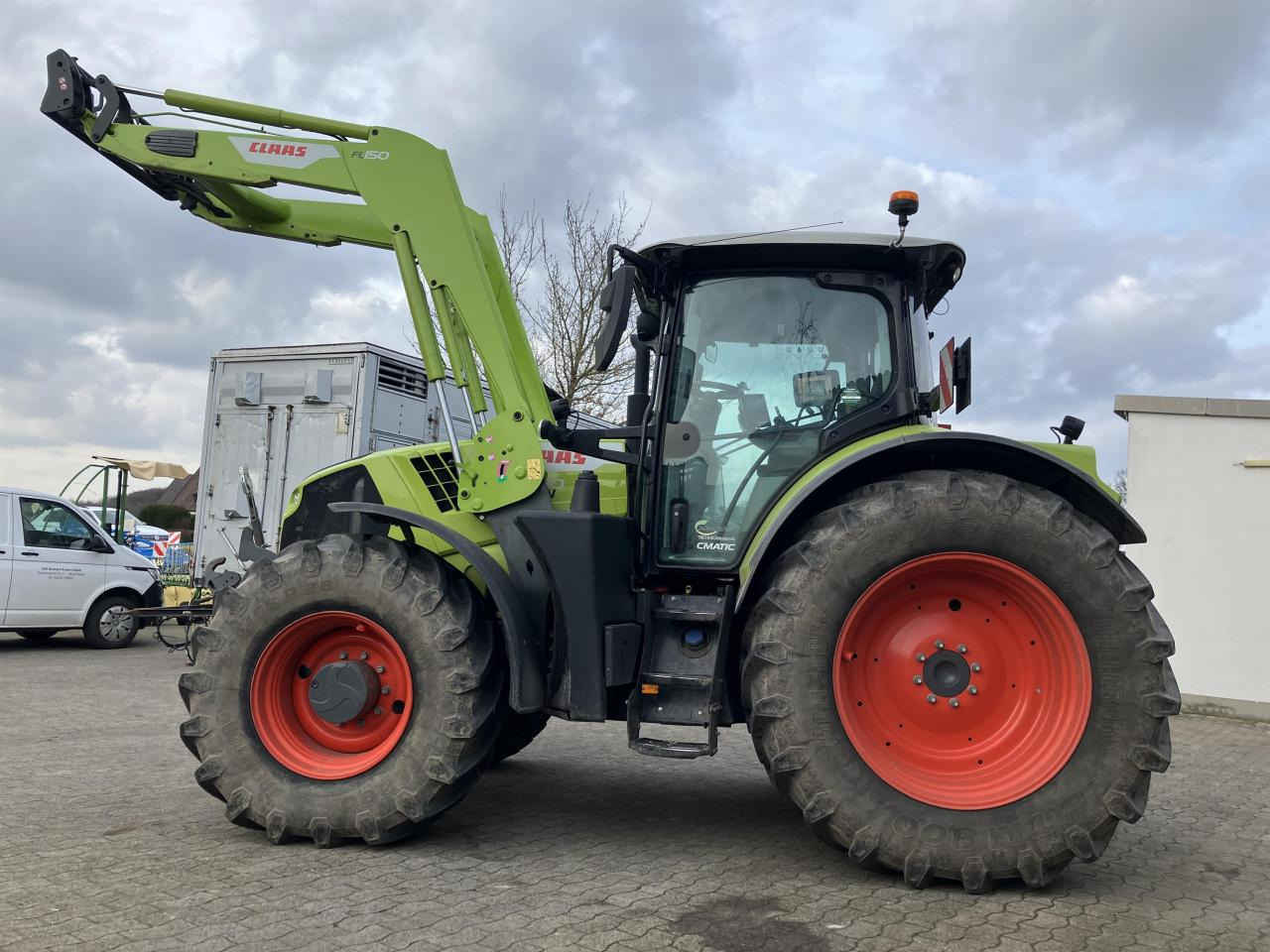 Tractor CLAAS Arion 660 C Matic