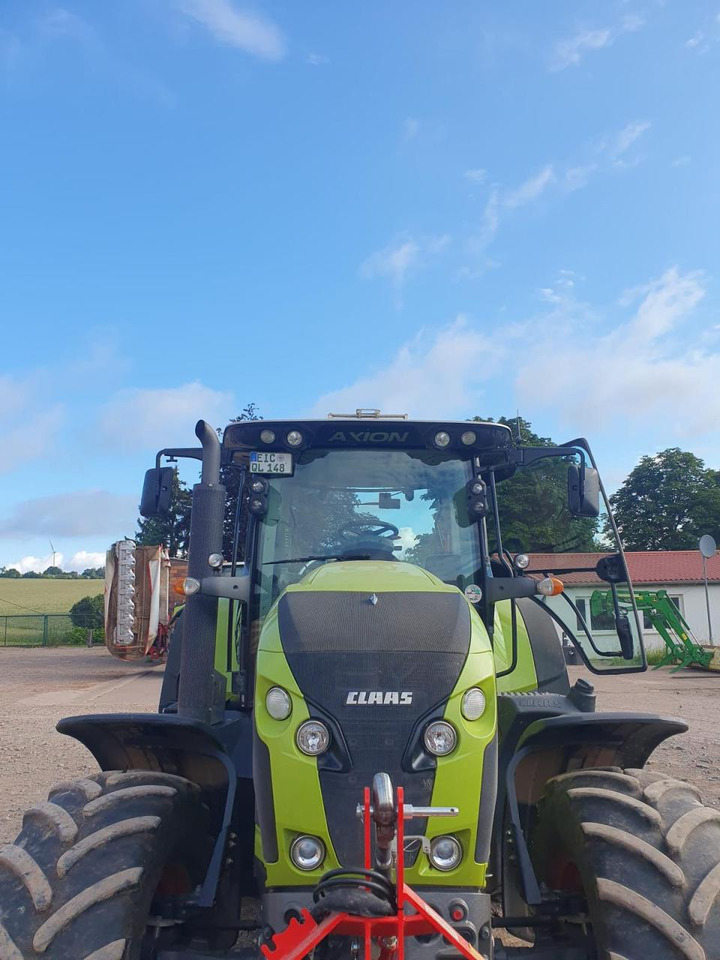 Tractor CLAAS Axion 810