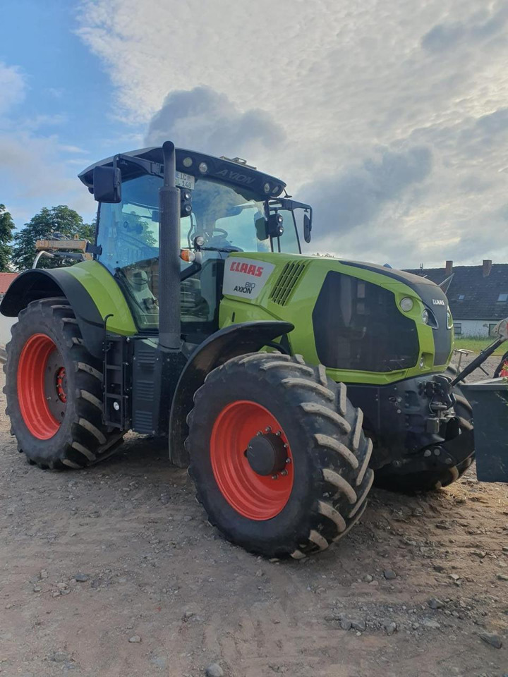 Tractor CLAAS Axion 810