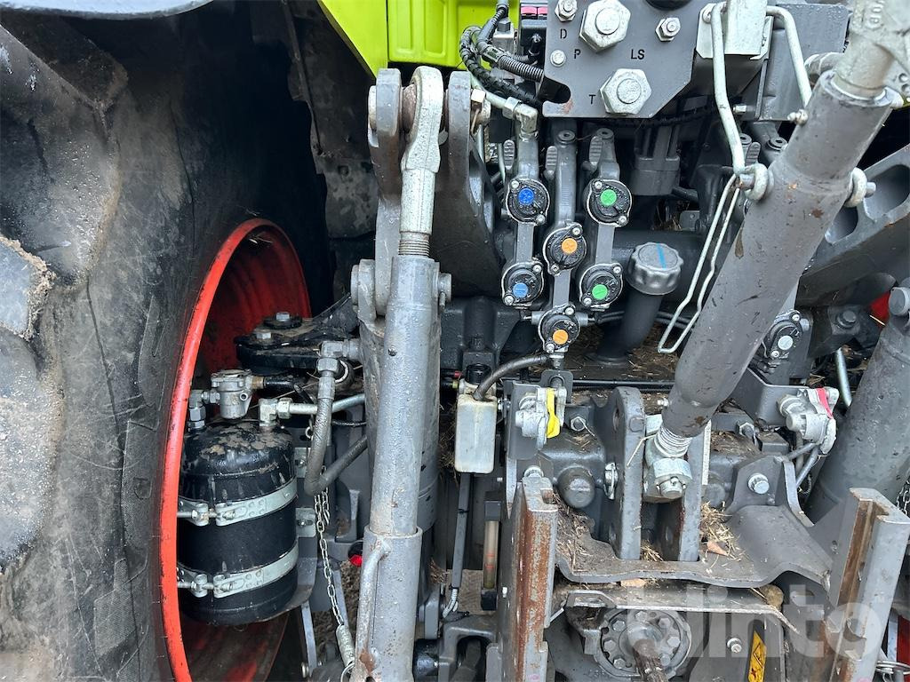 Tractor CLAAS Axion 810 (2020)