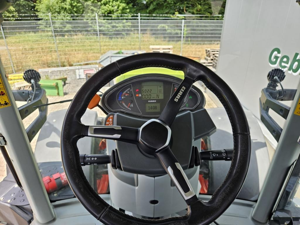 Tractor CLAAS Axion 810 CMATIC