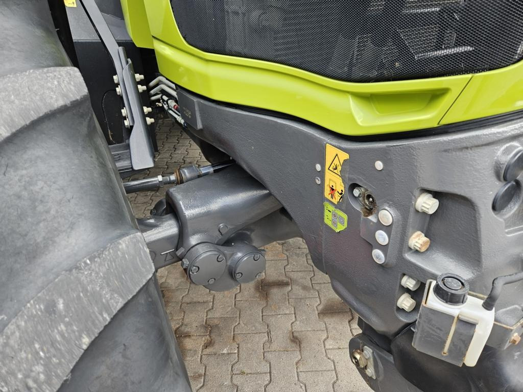 Tractor CLAAS Axion 810 CMATIC