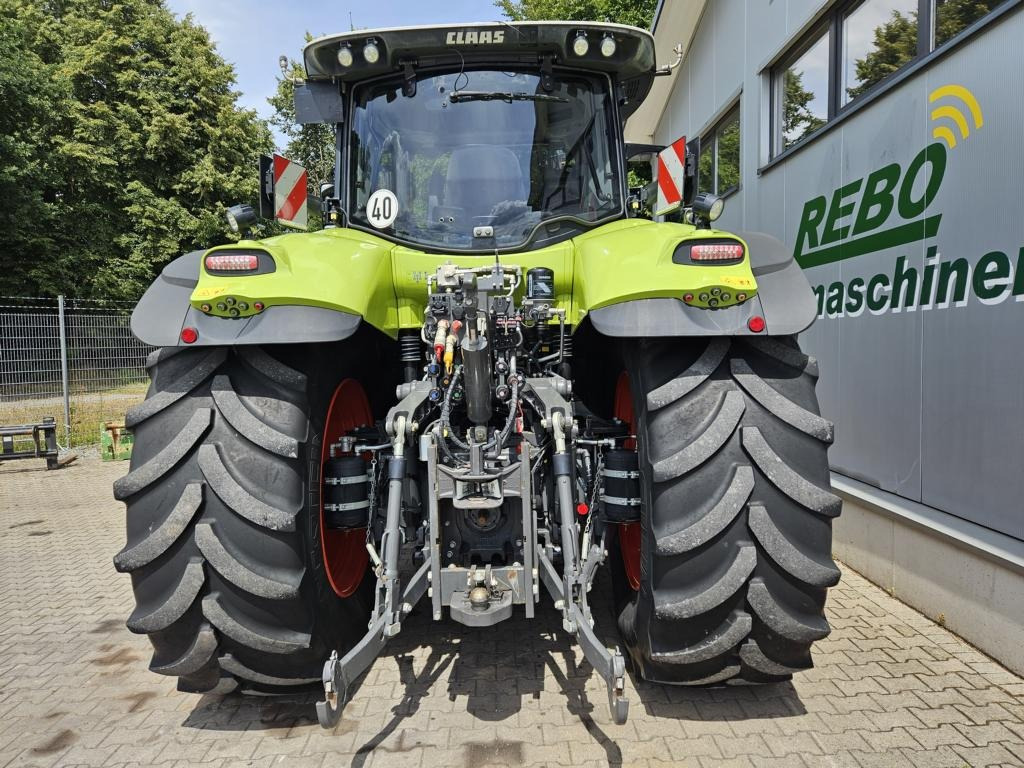 Tractor CLAAS Axion 810 CMATIC